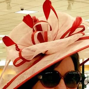 Meet your Posher, Larissa